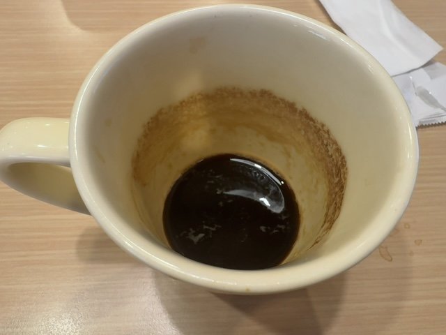 飲み干したコーヒーカップ